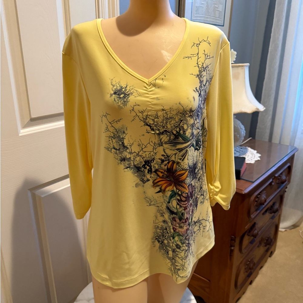 Travel Elegance v neck with ruching on front V and sleeves